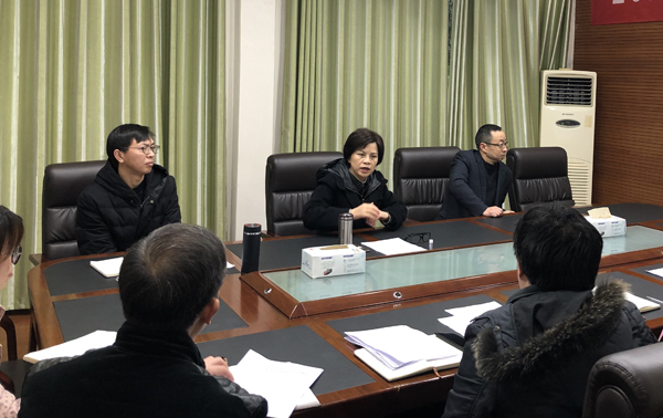 3、1月24日晚(年三十)全省启动突发公共卫生事件一级应急响应后市疾控中心主任张君连夜再次主持召开疫情防控工作会议,对下